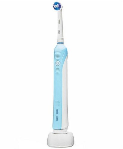 Oral-B Pro 500 D16 elektromos fogkefe CrossAction fejjel