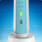 Oral-B Pro 500 D16 elektromos fogkefe CrossAction fejjel