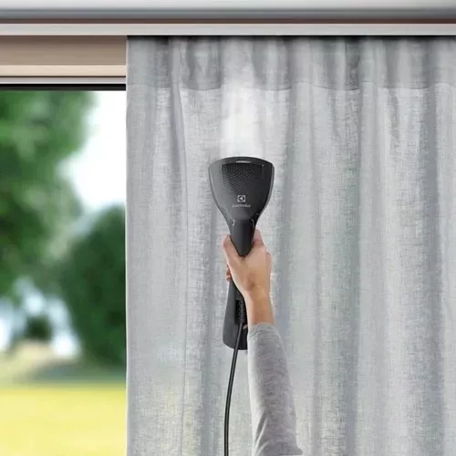 Electrolux E6HS1-2EG Refine 600 kézi ruhagőzölő