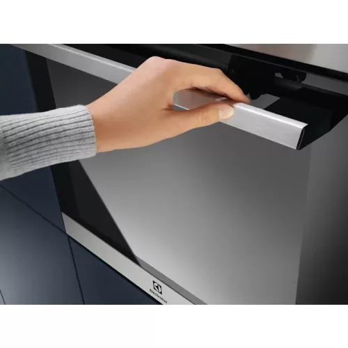 Electrolux_EOF3H00BX_SurroundCook_600_beepitheto_suto_aqua_clean_tisztitassal-i228504
