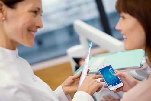 Philips_HX992407_szonikus_elektromos_fogkefe_alkalmazassal-i713913