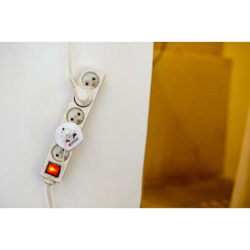 Skross_SKR1500211E_utazo_adapter_vilag-to-Europe_foldelt-i669263