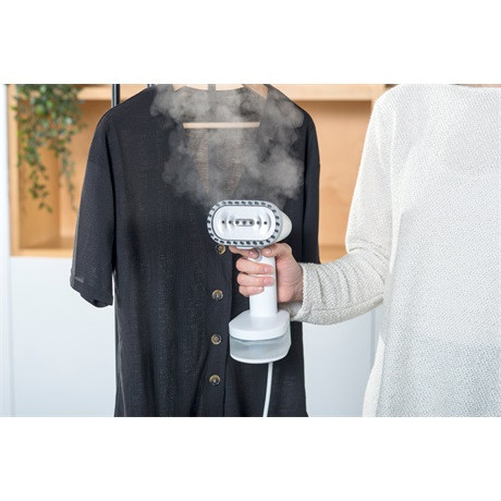 Black_and_Decker_BXGS1600E_kezi_ruhagozolo-i930299