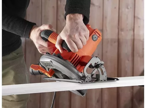 Black and Decker CS1550-QS körfűrész