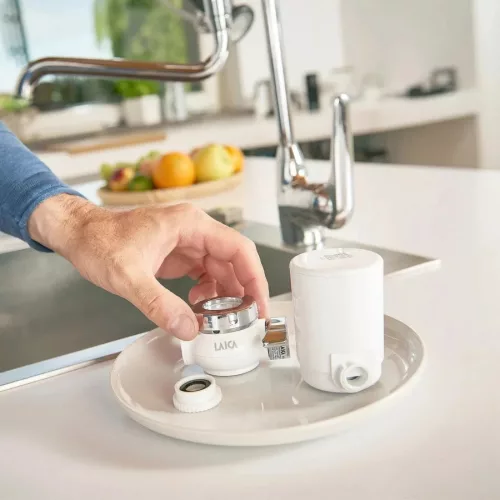 Laica R10A Genova HYDROSMART rendszerű csapra szerelhető mikroplasztik-stop vízszűrő 900L/3hó
