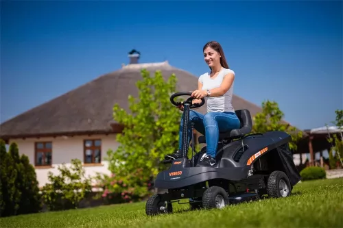 Villager VTR 650 fűnyíró traktor
